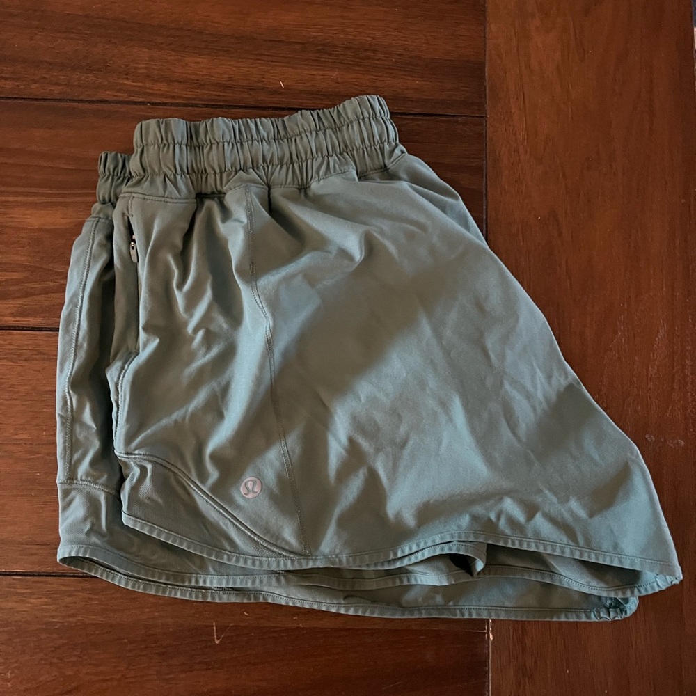 Lululemon 4 inch Hotty hot shorts size 12